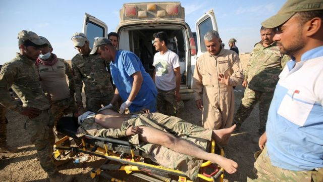 جريح من الجيش العراقي في بلدة حمام العليل الاثنين