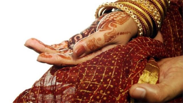 বাংলাদেশের ফৌজদারি আইনে তথ্য গোপন করে একাধিক বিয়ে একটি দণ্ডনীয় অপরাধ।