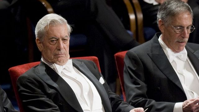 Vargas Llosa, en la ceremonia de entrega del Nobel en 2010.