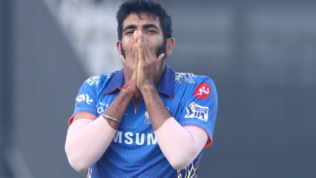 மும்பை அணியின் ஜஸ்பிரித் பும்ரா