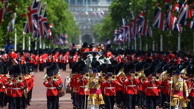 Soldados britânicos em cerimônia