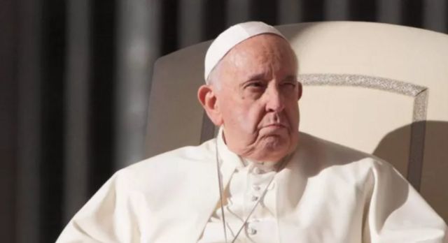 Papa Francisco destitui bispo americano contrario a politica de