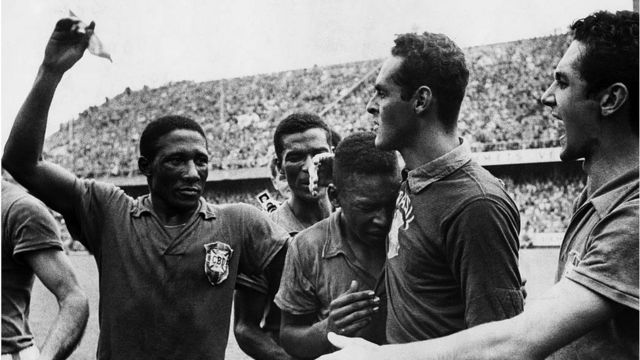 Pele in Africa: The man, the myth, the legend - BBC News