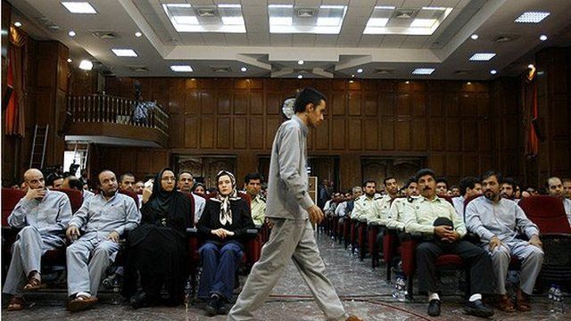 آرش رحمانی پور در دومین دادگاه رسیدگی به اتهامات متهمان اعتراضات پس از انتخابات سال ۱۳۸۸