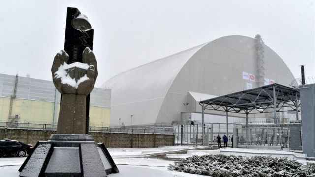 Na Chernobylskoj Aes Ustanovili Novyj Sarkofag Bbc News Russkaya Sluzhba