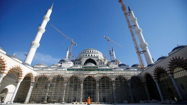 Строящаяся мечеть