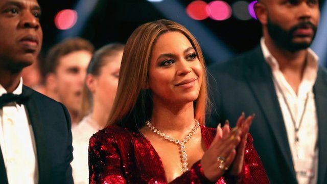 El mensaje de Adele a Beyoncé en los Grammy
