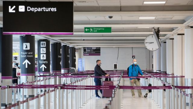 Edinburgh Airport Boss Criticises Fm S Summer Holiday Advice Bbc News