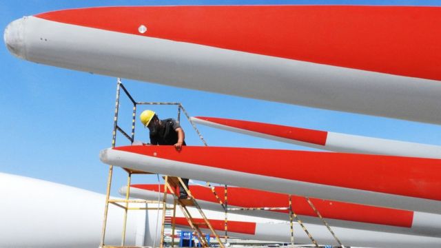 Wind turbine blades
