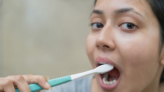 பல் தேய்த்தல்