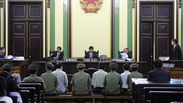Toàn cảnh phiên tòa xét xử ba người bất đồng chính kiến tại Tòa án Nhân dân Thành phố Hồ Chí Minh, 2007