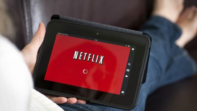 Como navegar no Netflix por categorias?