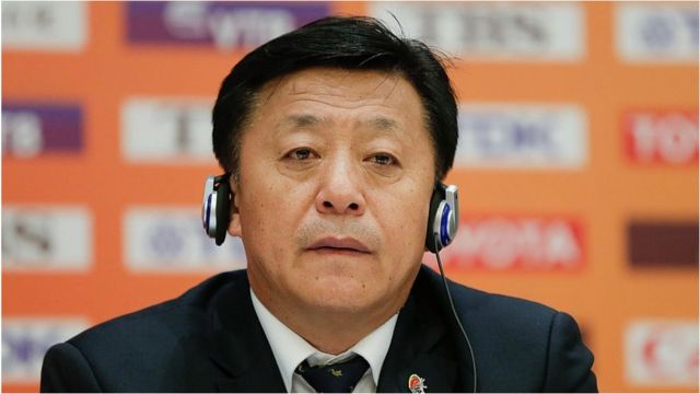 身兼足协党委书记的中国体育总局副局长杜兆才是目前足坛反腐行动中落马的最高级别官员。(photo:BBC)