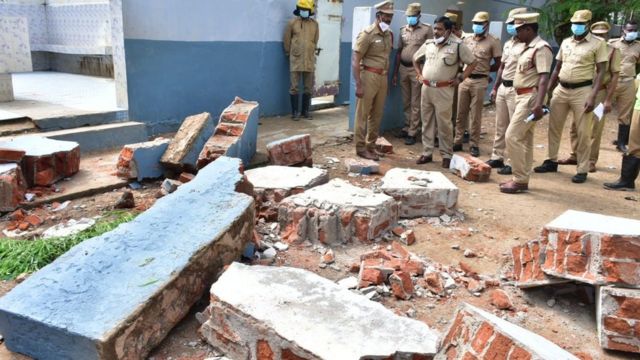 கட்டட இடிபாடு