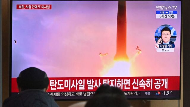 لقطات لتجربة صاروخ كوري شمالي