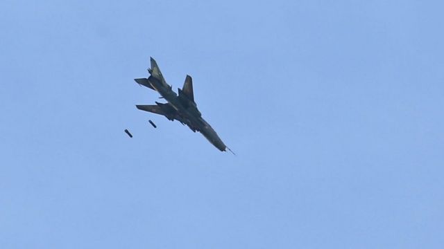Suriye Hava Kuvvetleri'ne ait SU-17 avcı uçağı
