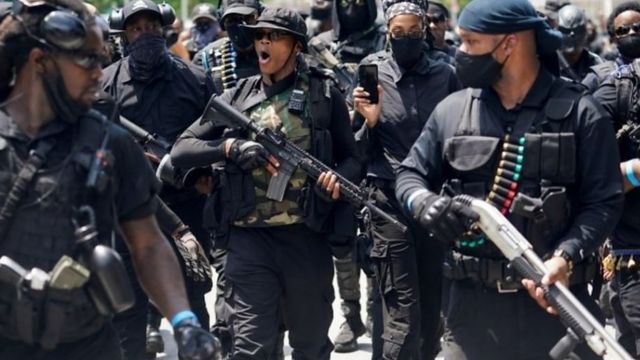 العنصرية ضد السود أعمال عنف واشتباكات بين المتظاهرين والشرطة في مدينة سياتل الأمريكية Bbc News عربي