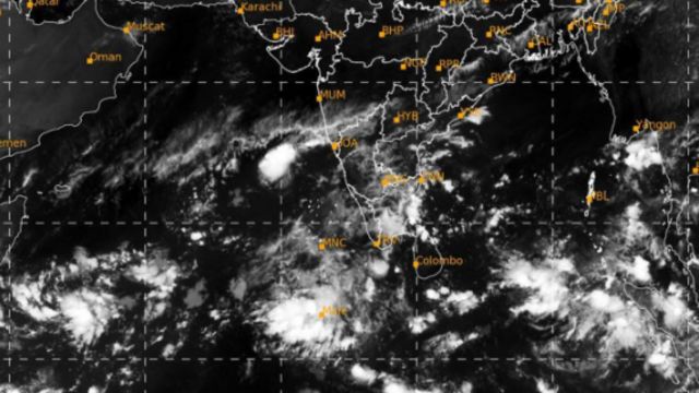 தமிழகத்தில் கொட்டித் தீர்க்கும் மழை