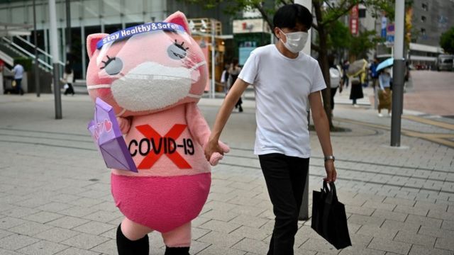 Coronavirus en Japón: la inusual estrategia del país asiático para continuar la vida social y económica en medio de la pandemia - BBC News Mundo