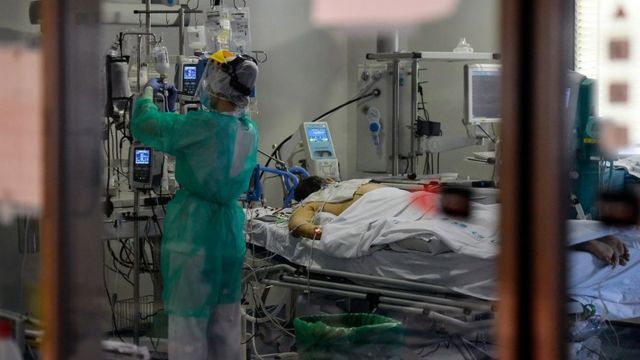 Unidade de UTI em Hospital na Espanha