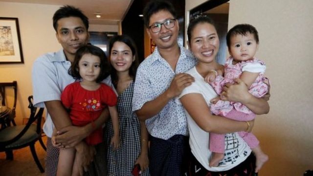 রোহিঙ্গা 'গণহত্যা' অনুসন্ধানকারী রয়টার্স সাংবাদিকদের মুক্তি দিয়েছে