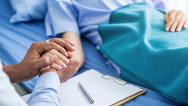 M&eacute;dico que estupra pacientes: o que os hospitais t&ecirc;m feito para prevenir  abusos? - BBC News Brasil