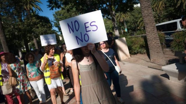 被害者は意識なかったから レイプではない スペインで判決 cニュース