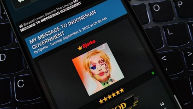 Tangkapan layar pesan dari peretas bernama Bjorka kepada Kominfo. 