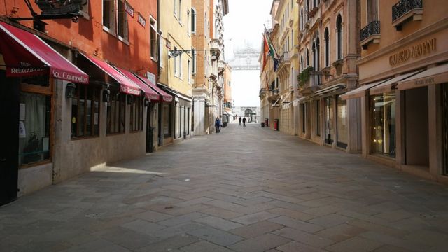 Venedik'te boş dükkanlar
