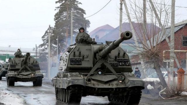 військові