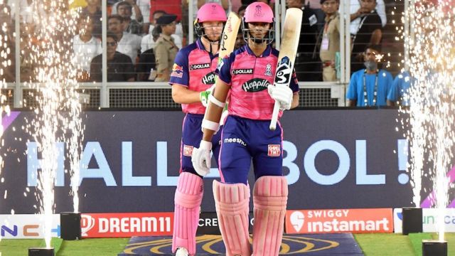 ஐபிஎல் கோப்பையை வென்ற குஜராத் டைட்டன்ஸ் அணி