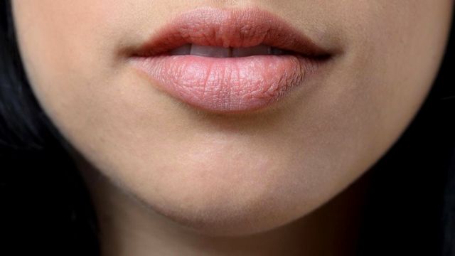 Суеверия о подергивании губ