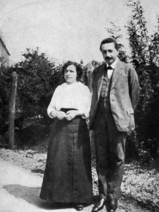 Black and white picture of Mileva Maric and Albert Einstein, 1905.