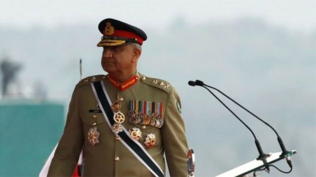 جنرل قمر جاوید باجوہ: فوج آئین کے مطابق حکومت کی حمایت جاری رکھے گی - BBC  News اردو