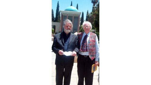 رابرت بلای همراه کلمن بارکس، ایران سال ۲۰۰۶ میلادی