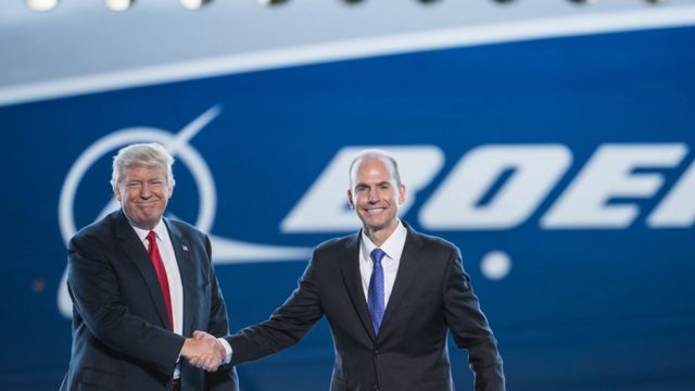 Trump con jefe de Boeing.