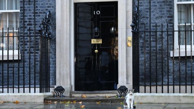 The front of 10 Downing Street, the seat of the British Government