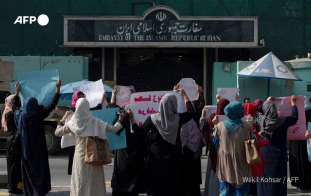 اعتراض در کابل مقابل سفارت جمهوری اسلامی