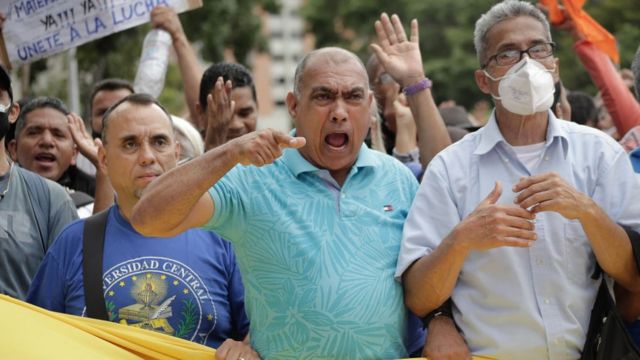 Manifestação de funcionários públicos para exigir melhorias salariais em Caracas em agosto de 2022