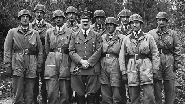 Hitler ve destekçileri