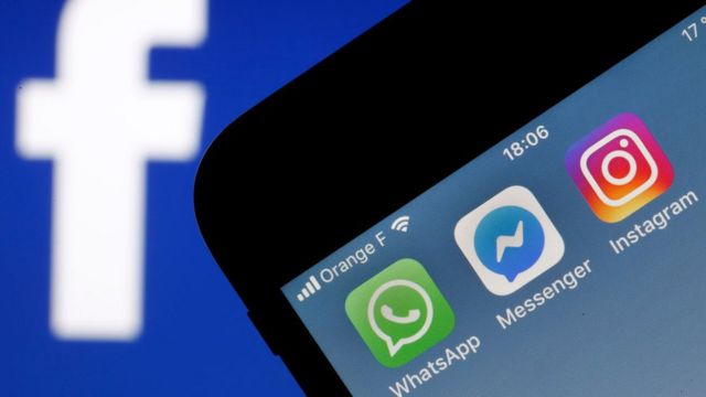Pantalla de celular con las apps de Facebook, WhatsApp e Instagram