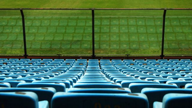 Estádio de futebol vazio na Argentina