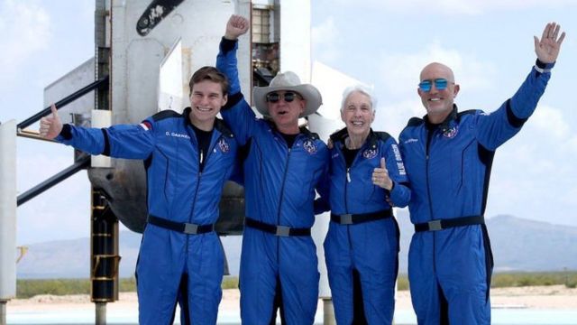 Bezos and the crew of the Blue Origin spaceship