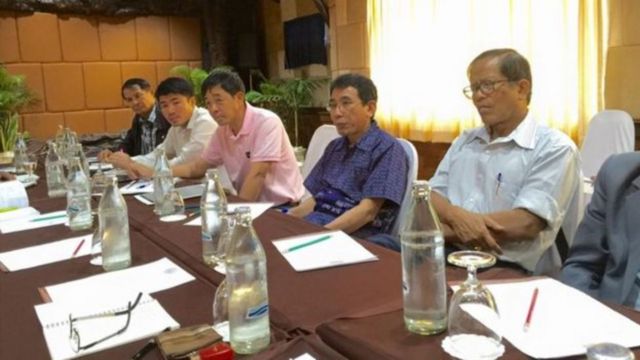 ကေအိုင်အို ခေါင်းဆောင်အချို့ကို UNFC ခေါင်းဆောင် အချို့နဲ့အတူတွေ့ရစဉ်