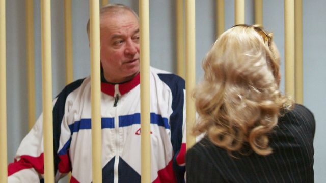 Sergei Skripal habla con su abogada desde una celda en agosto de 2006. (Foto: Corte Militar Distrital de Moscú/ TASS)
