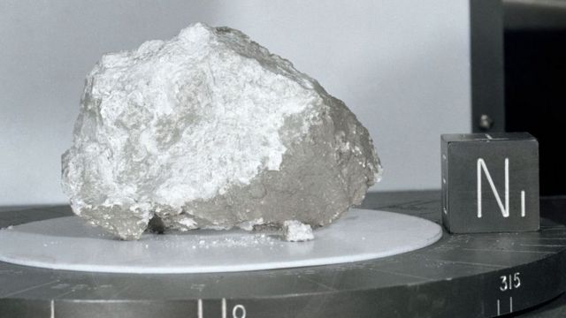 Зразок місячної породи, який привезли астронавти "Аполлона-15"