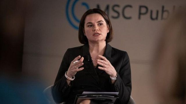 Лидер оппозиции Беларуси Светлана Тихановская заочно приговорена к 15 ...