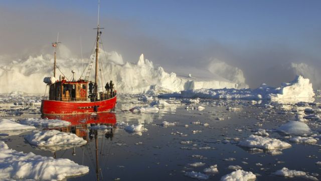 Рыболовное судно в водах Гренландии