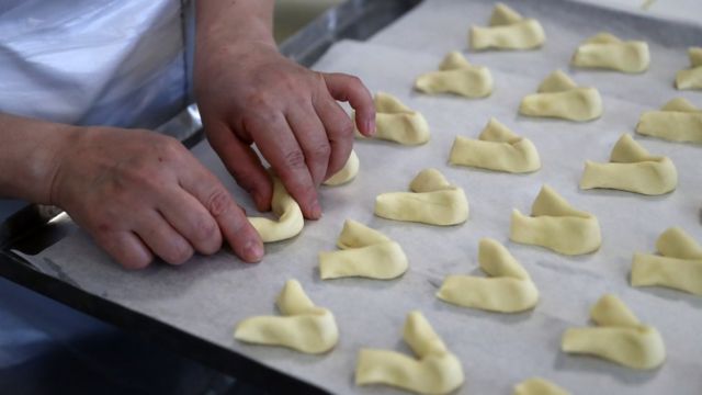 Même le broyage de la nourriture peut être considéré comme une forme de transformation : les premiers humains l'ont fait pour rendre la nourriture plus facile à mâcher