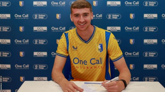 Lewis Brunt: Leicester City loan centre-back to Mansfield Town for the  season - BBC Sport